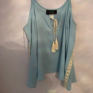 baby blue off the shoulder blouse 🐳